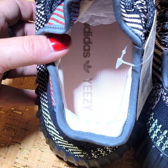 Yeezy Boost 350 V2 Yecheil Men's Size          8.5 New with Tags and Box - Picture 9 of 13